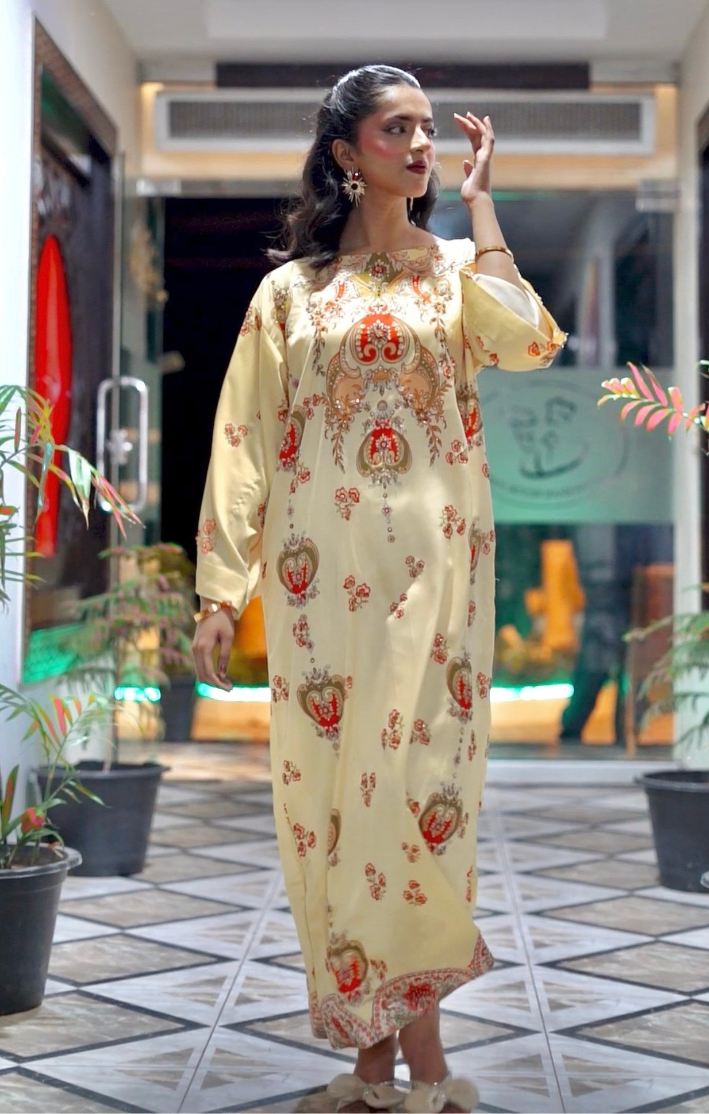 Aurah - Embroidered
