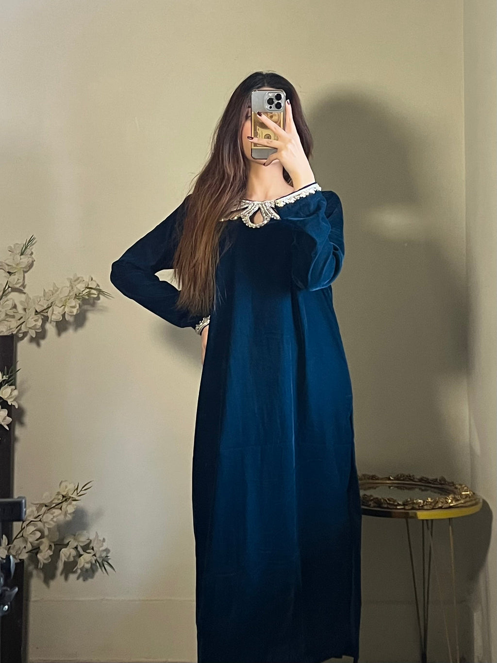 Makhmali Neela